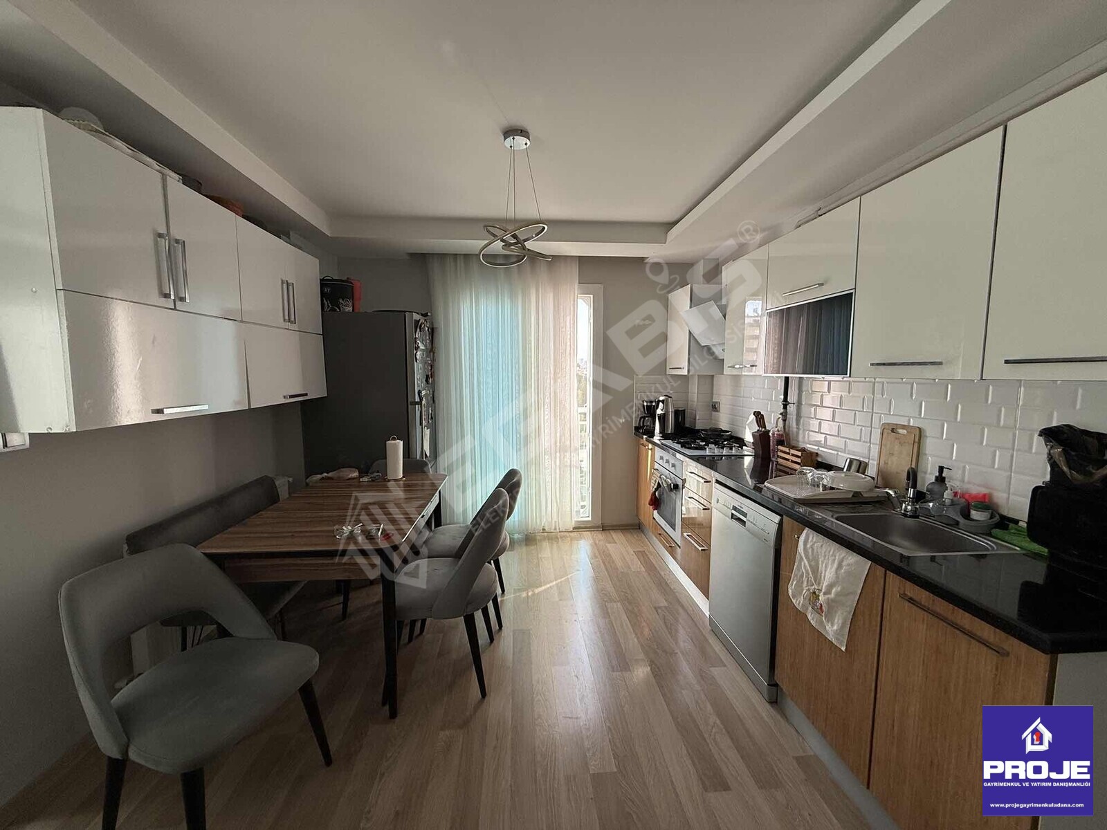 100. YIL DOĞALGAZLI SİTE İÇİ MERKEZİ KONUM 2+1 SATILIK DAİRE