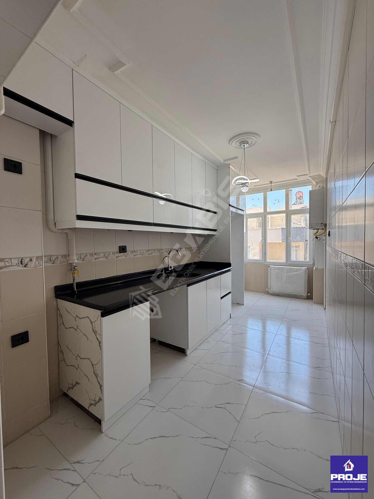 ÇUKUROVA BEYAZ EVLER MH 2+1 GENİŞ OTURUMLU CAZİP DAİRE