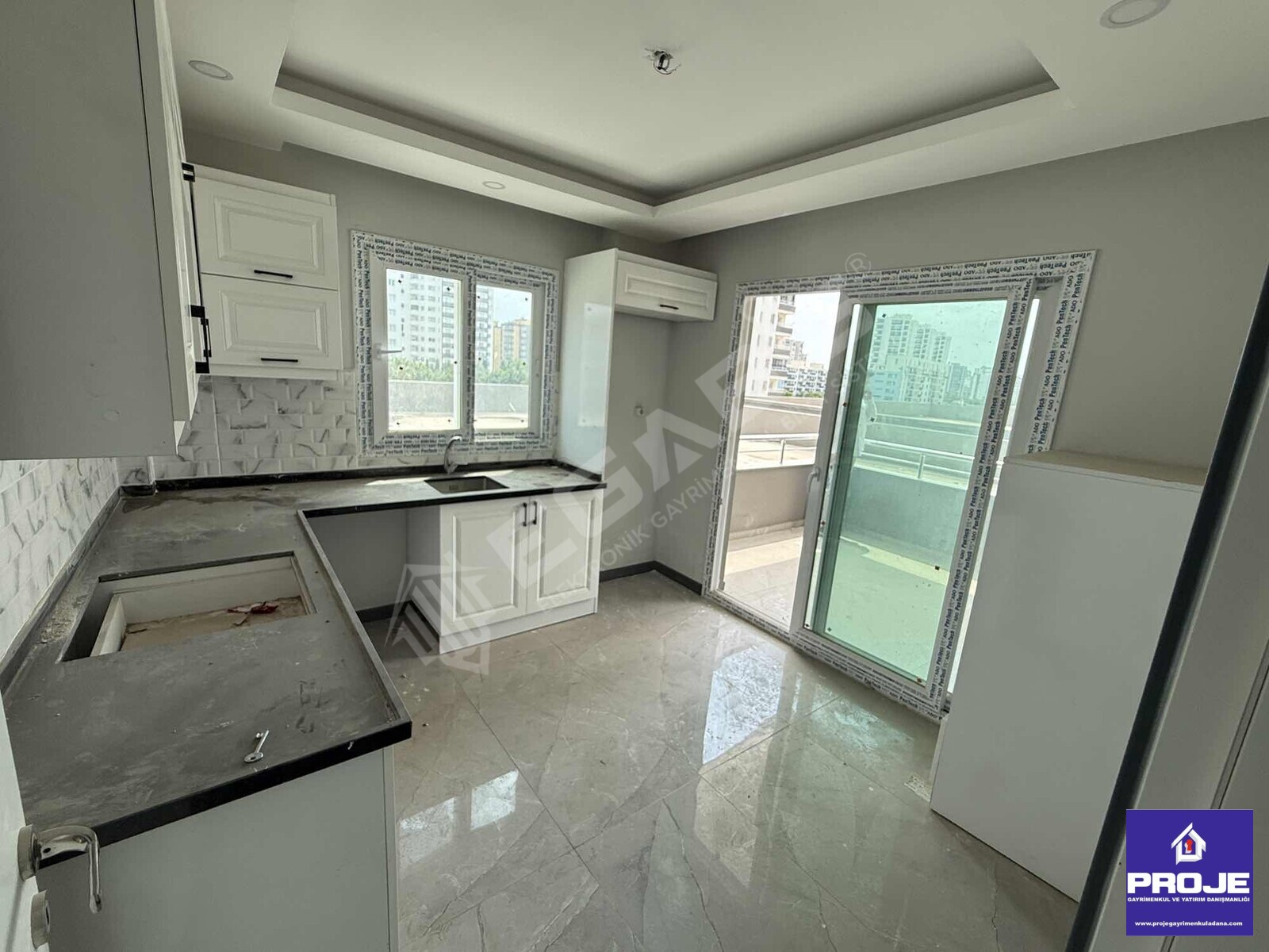 4+1 TEK BLOK HAVUZLU BULVAR ÜZERİ (0) DAİRE - 2