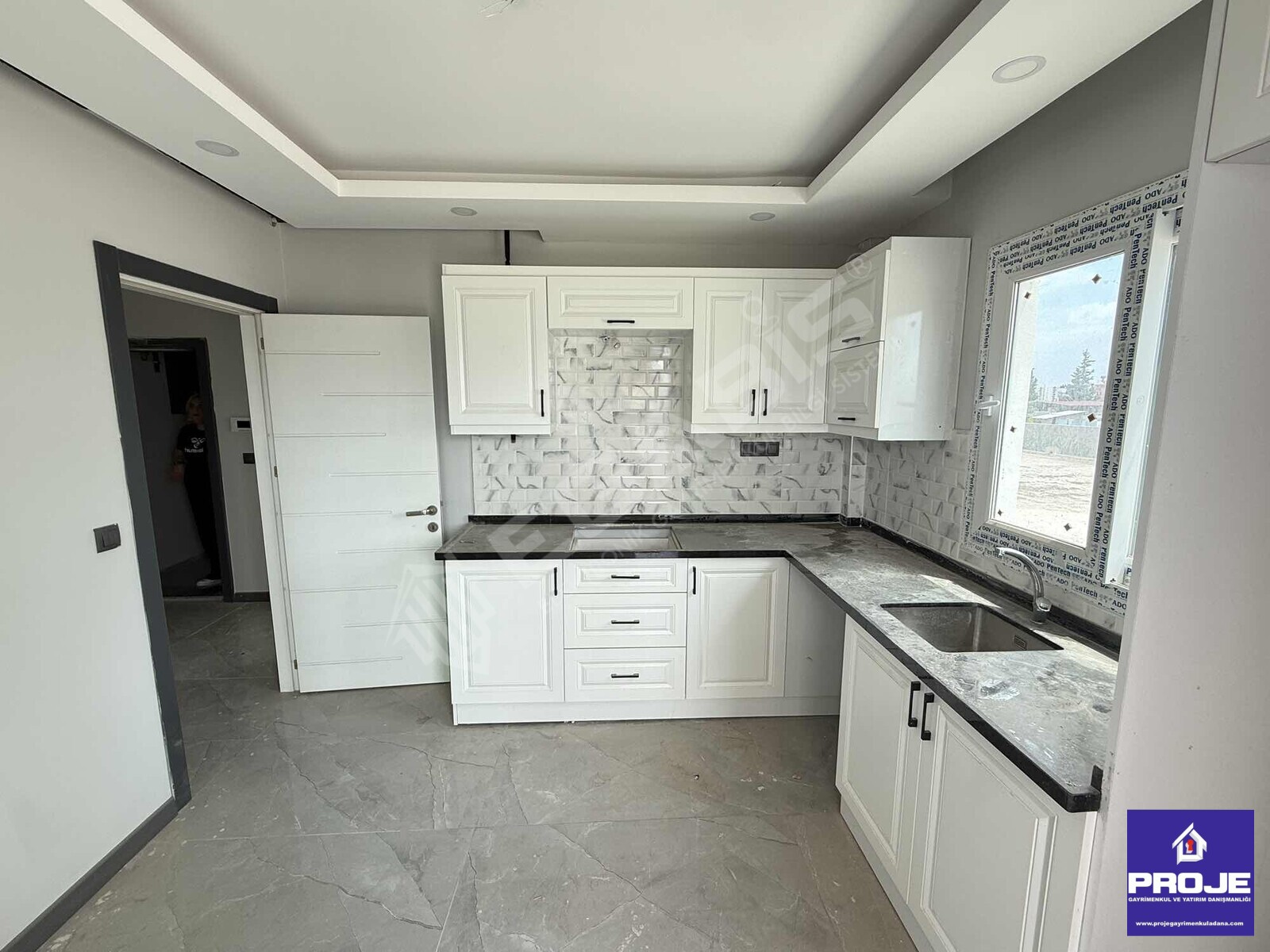 4+1 TEK BLOK HAVUZLU BULVAR ÜZERİ (0) DAİRE - 3