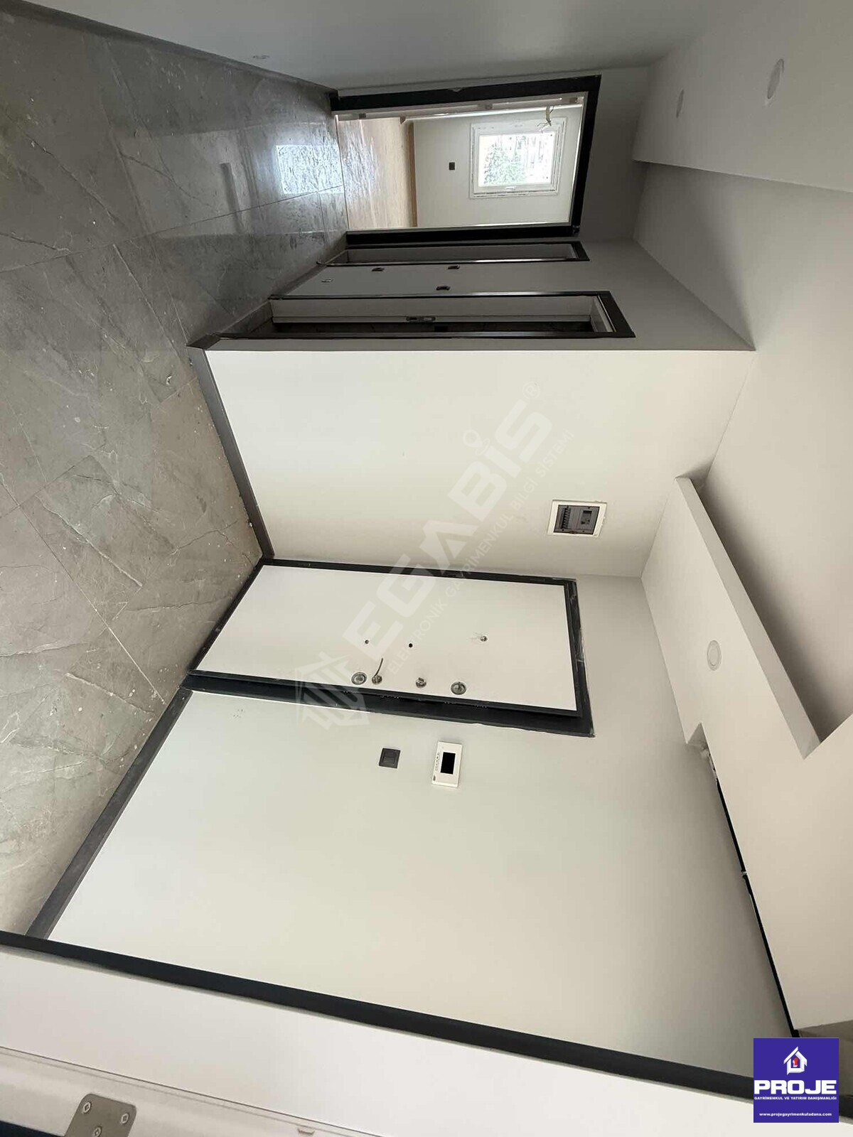 4+1 TEK BLOK HAVUZLU BULVAR ÜZERİ (0) DAİRE - 4