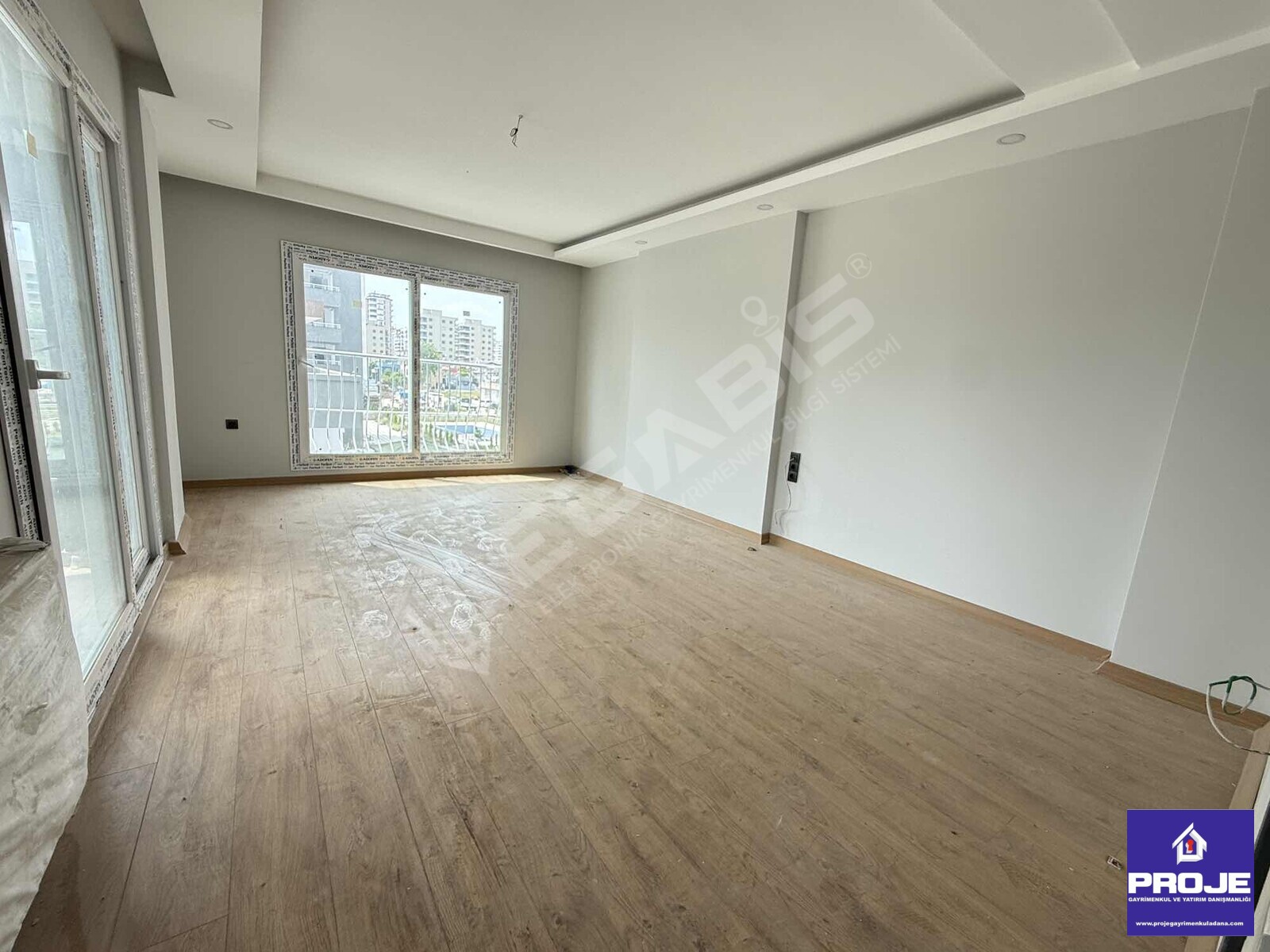 4+1 TEK BLOK HAVUZLU BULVAR ÜZERİ (0) DAİRE - 5