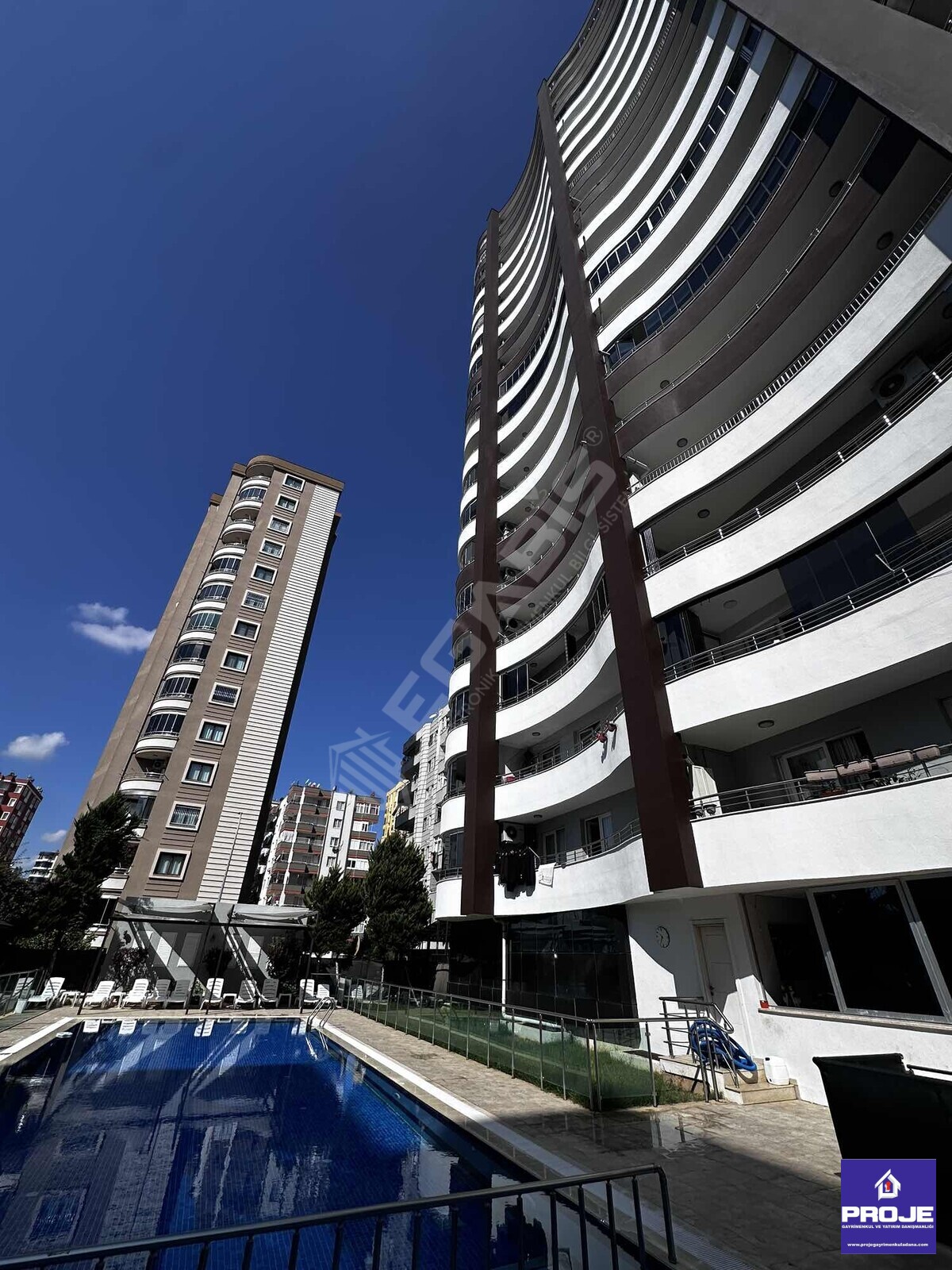 HUZUREVLERİ İSKANLI TEK BLOK HAVUZLU 3+1 DAİRE