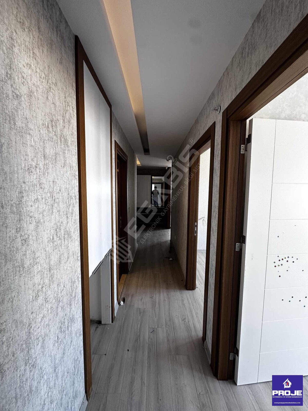 HUZUREVLERİ İSKANLI TEK BLOK HAVUZLU 3+1 DAİRE - 23