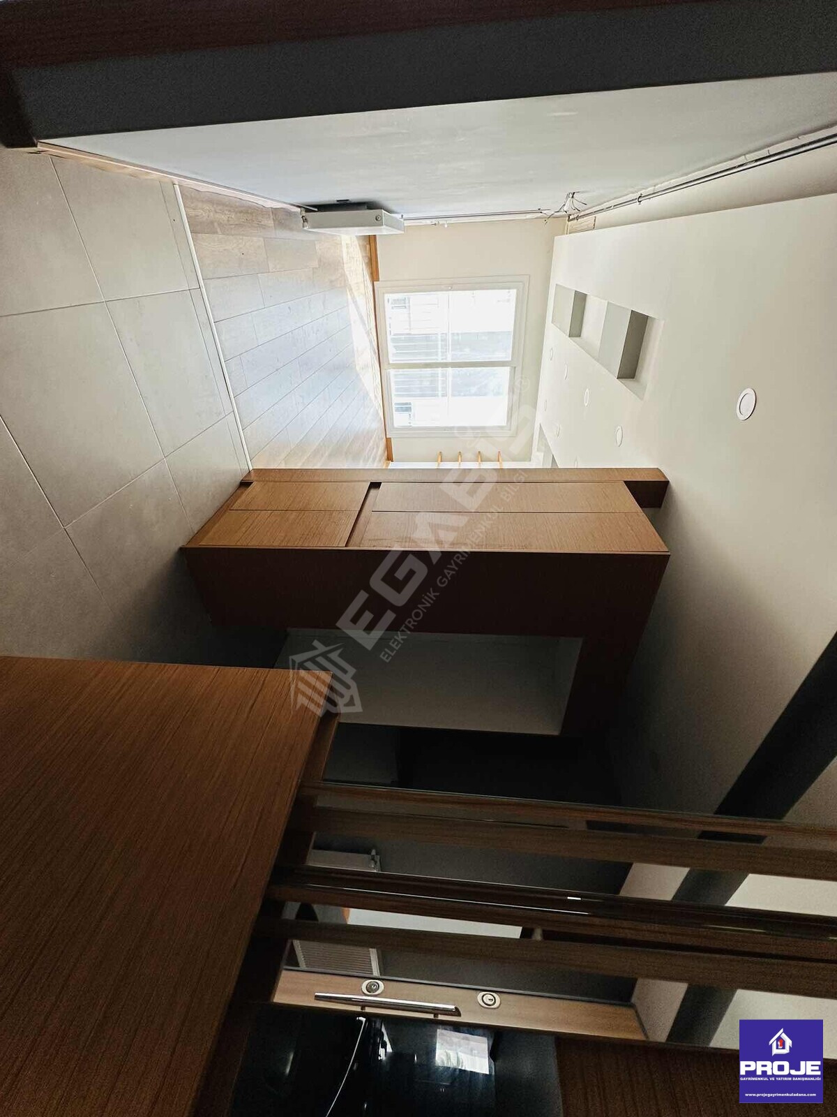 AYDINLAR'DA MERKEZİ KONUMDA,FERAH VE ŞIK 2+1 KİRALIK DAİRE - 2