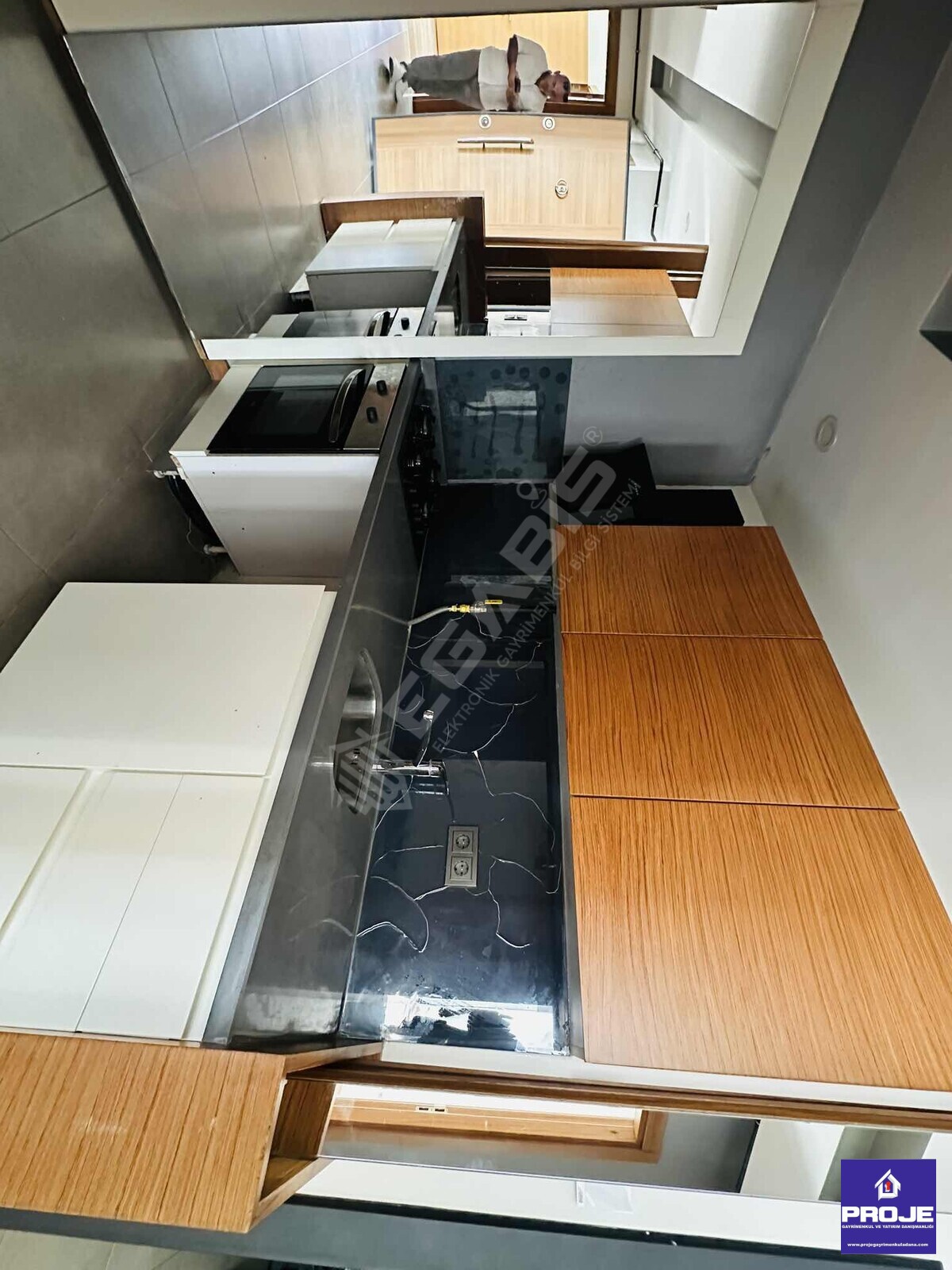 AYDINLAR'DA MERKEZİ KONUMDA,FERAH VE ŞIK 2+1 KİRALIK DAİRE - 3