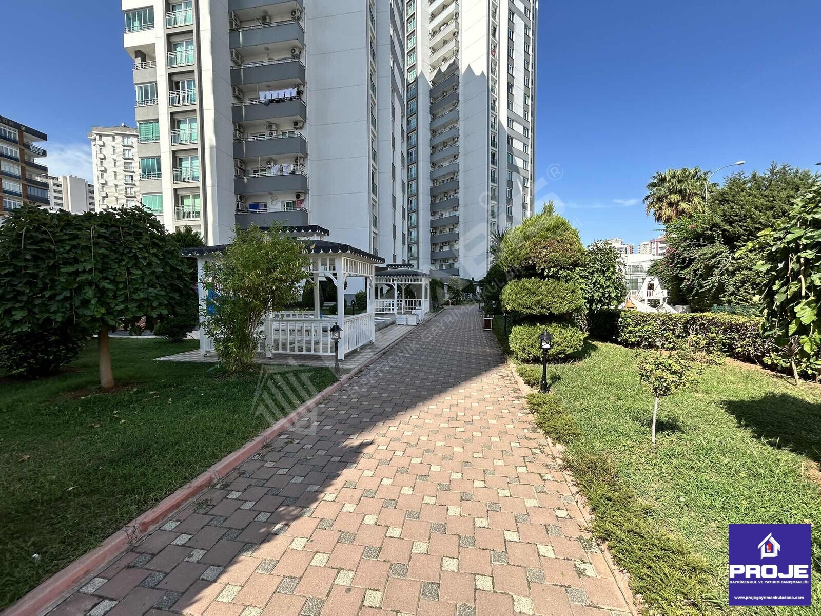 PRESTİJLİ BİR YAŞAM 4+1 FULL SOSYAL DONATILI GENİŞ REZİDANS - 32
