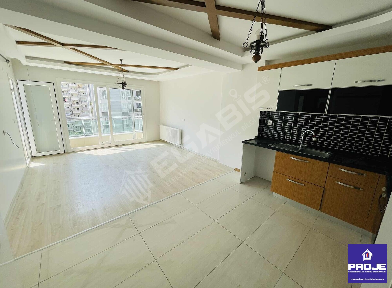 PRESTİJLİ SİTE İÇİNDE 2+1 HAVUZLU LÜKS SATILIK DAİRE