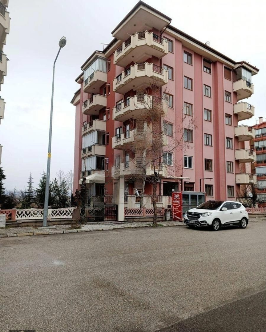 ısparta merkez yeni mahalle narin sitesinde ayrı tapulu satılık dükkan + daire - 2