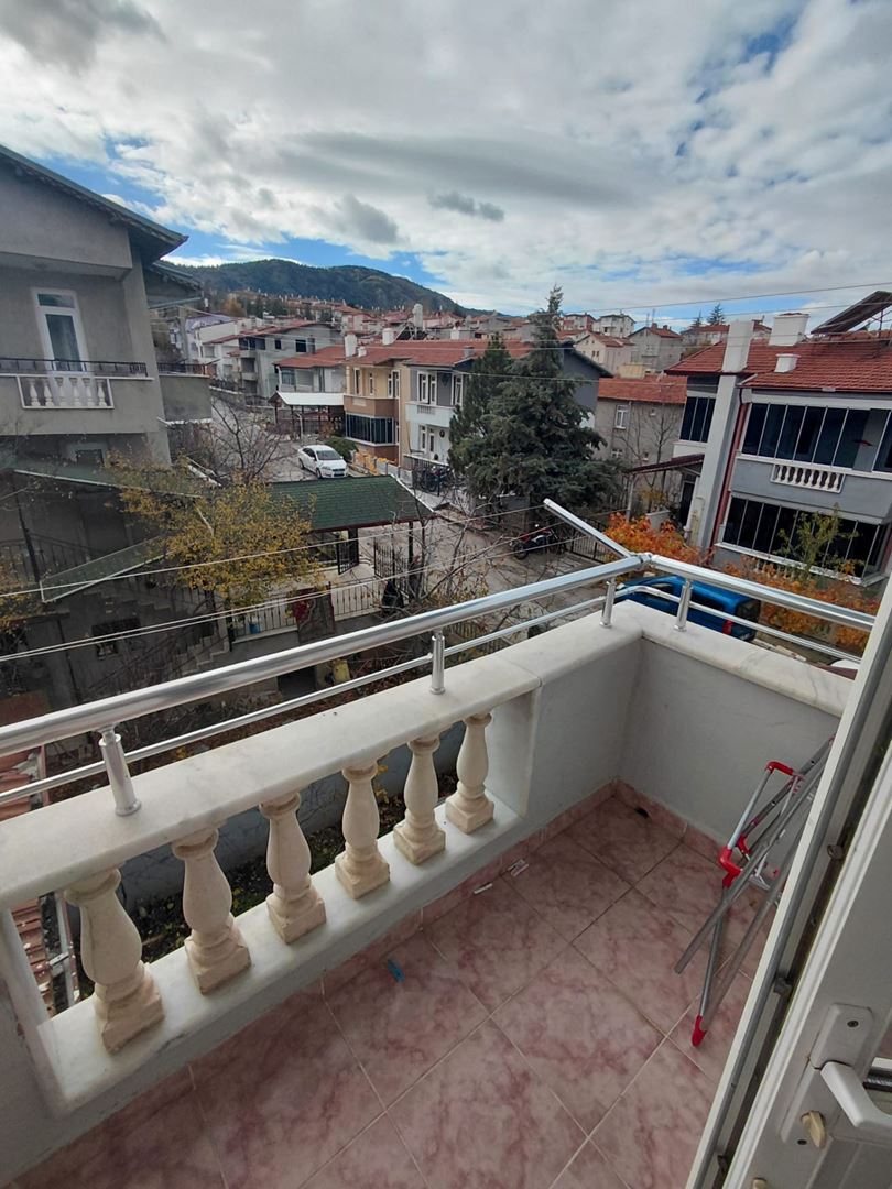 ısparta merkez batıkent mahallesinde satılık bakımlı müstakil villa - 37