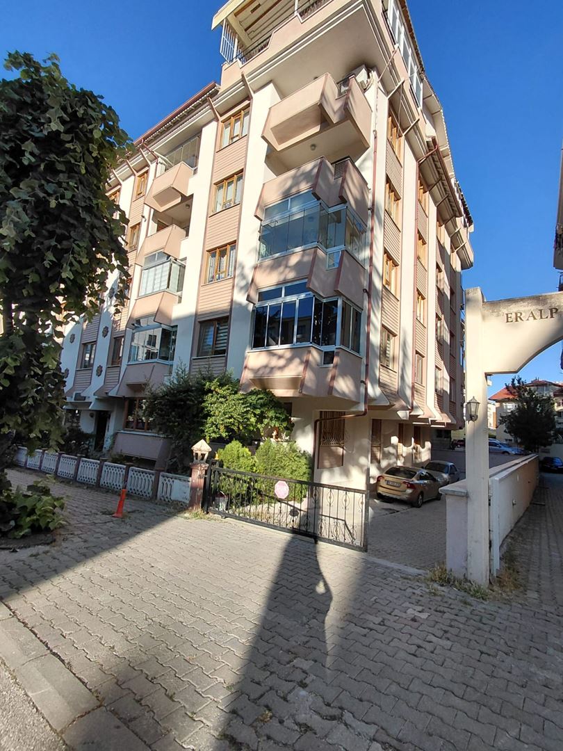 ısparta merkez kurtuluş mahallesinde merkezi konumda kiralık bakımlı daire