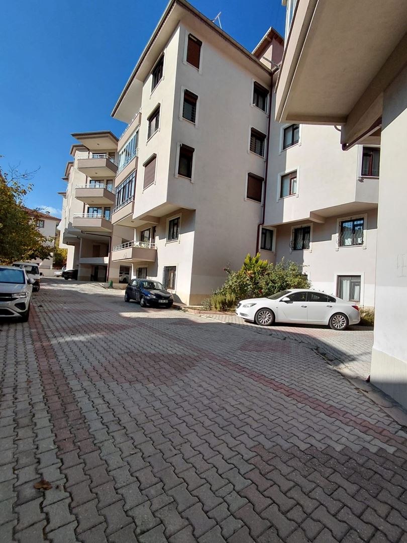 ısparta merkez sülübey mahallesinde çay boyunda kiralık geniş ve bakım daire - 2