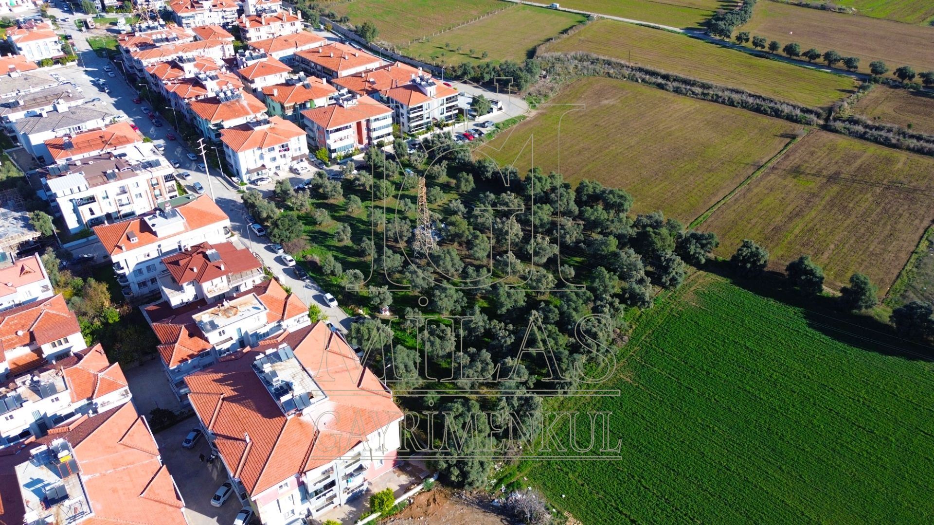 Milas Cumhuriyet Mahallesi İmar Sınırında 6.297 m² Satılık AraziMuğla, Milas, Cumhuriyet - 6