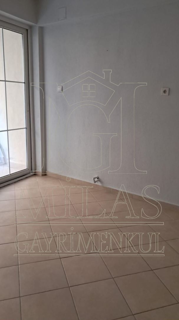 Milas Güllük Mahallesinde Kiralık Ara kat DaireMuğla, Milas, Güllük - 11