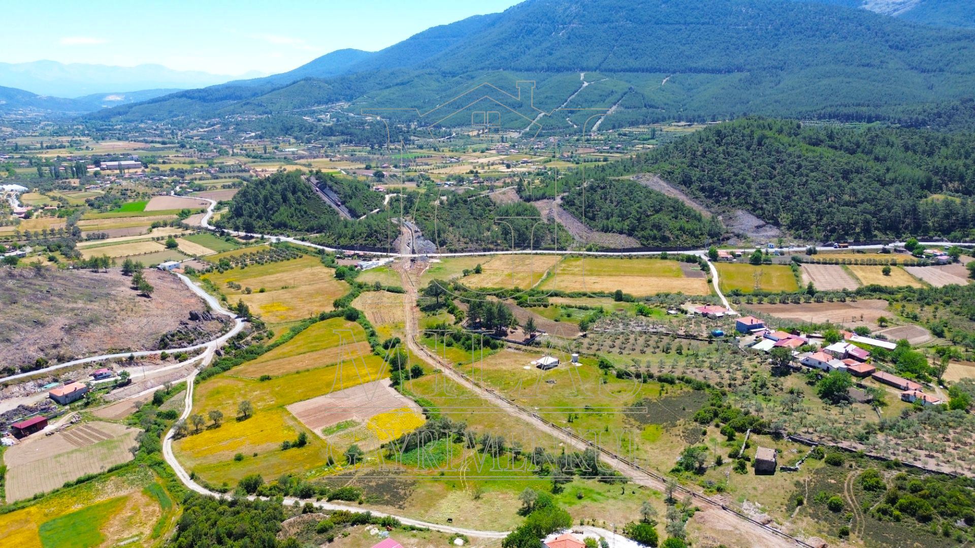 Yatağan Bencikte Doğa Manzaralı 9467M² Satılık Çiftlik ArazisiMuğla, Yatağan, Bencik