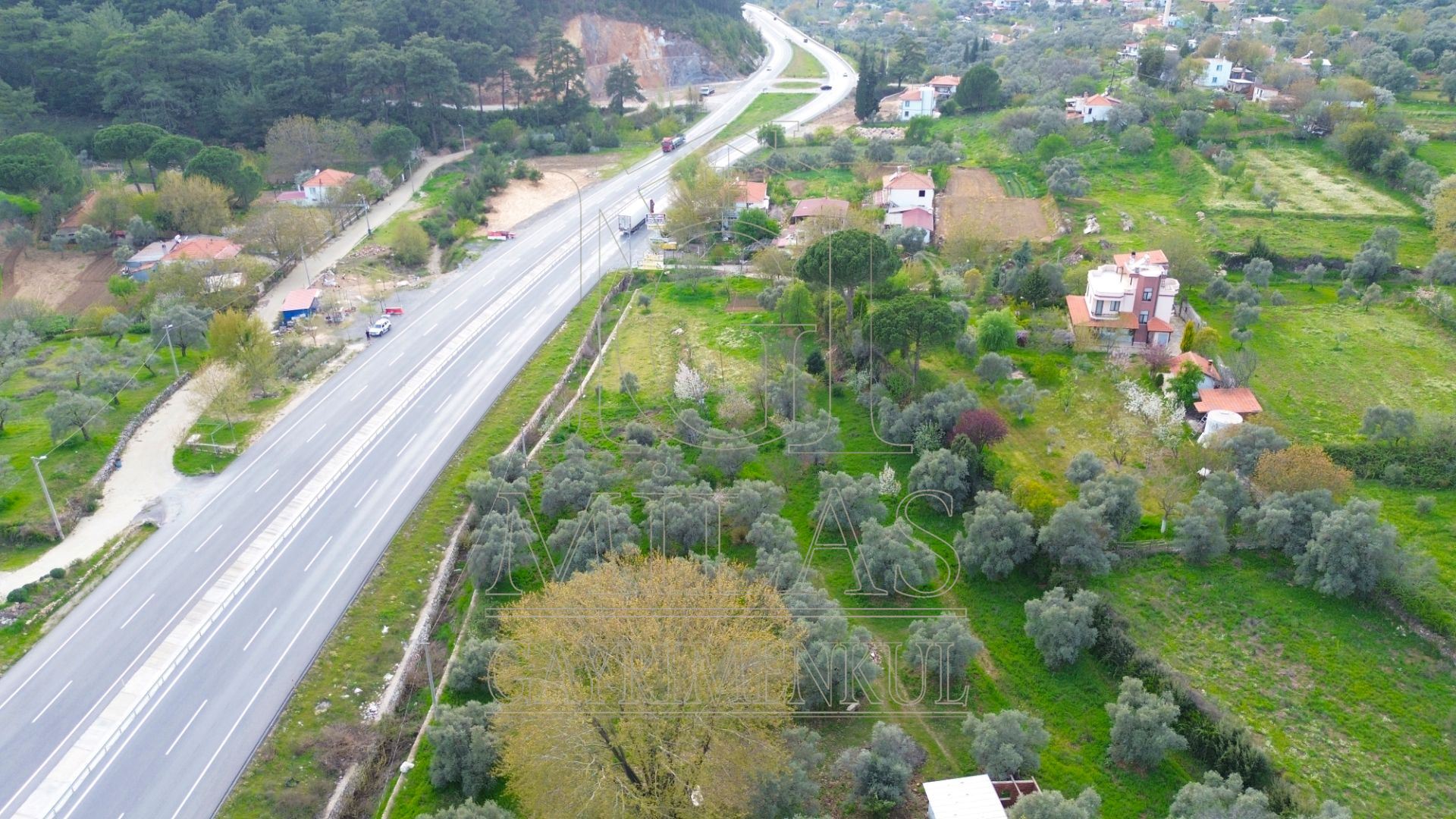 Muğla Bodrum Ana Yola Cepheli Satılık Konut İmarlı ArsaMuğla, Milas, Korucuk - 8