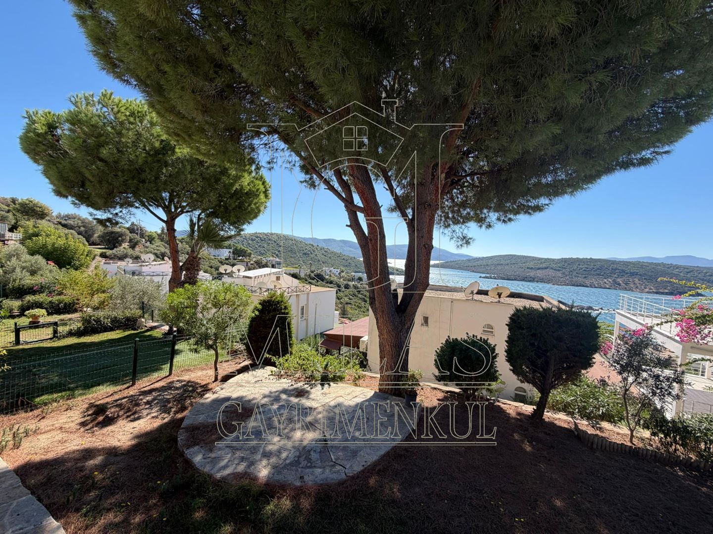 Boğaziçi Adabükü'nde Deniz Manzaralı Özel Plajlı Satılık VillaMuğla, Milas, Boğaziçi - 25