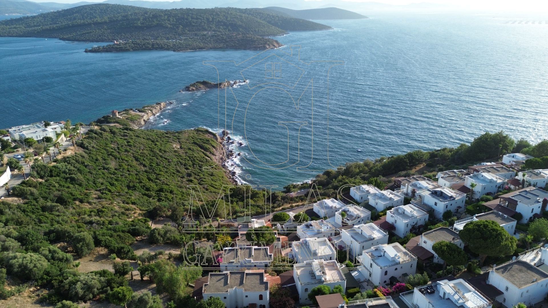 Boğaziçi Adabükü'nde Deniz Manzaralı Özel Plajlı Satılık VillaMuğla, Milas, Boğaziçi - 4