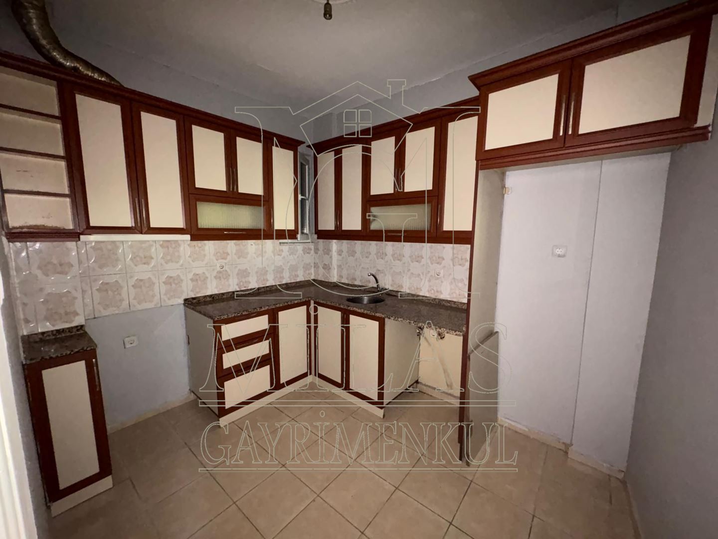 Milas'ta Satılık 2+1 Ara Kat DaireMuğla, Milas, Burgaz - 2