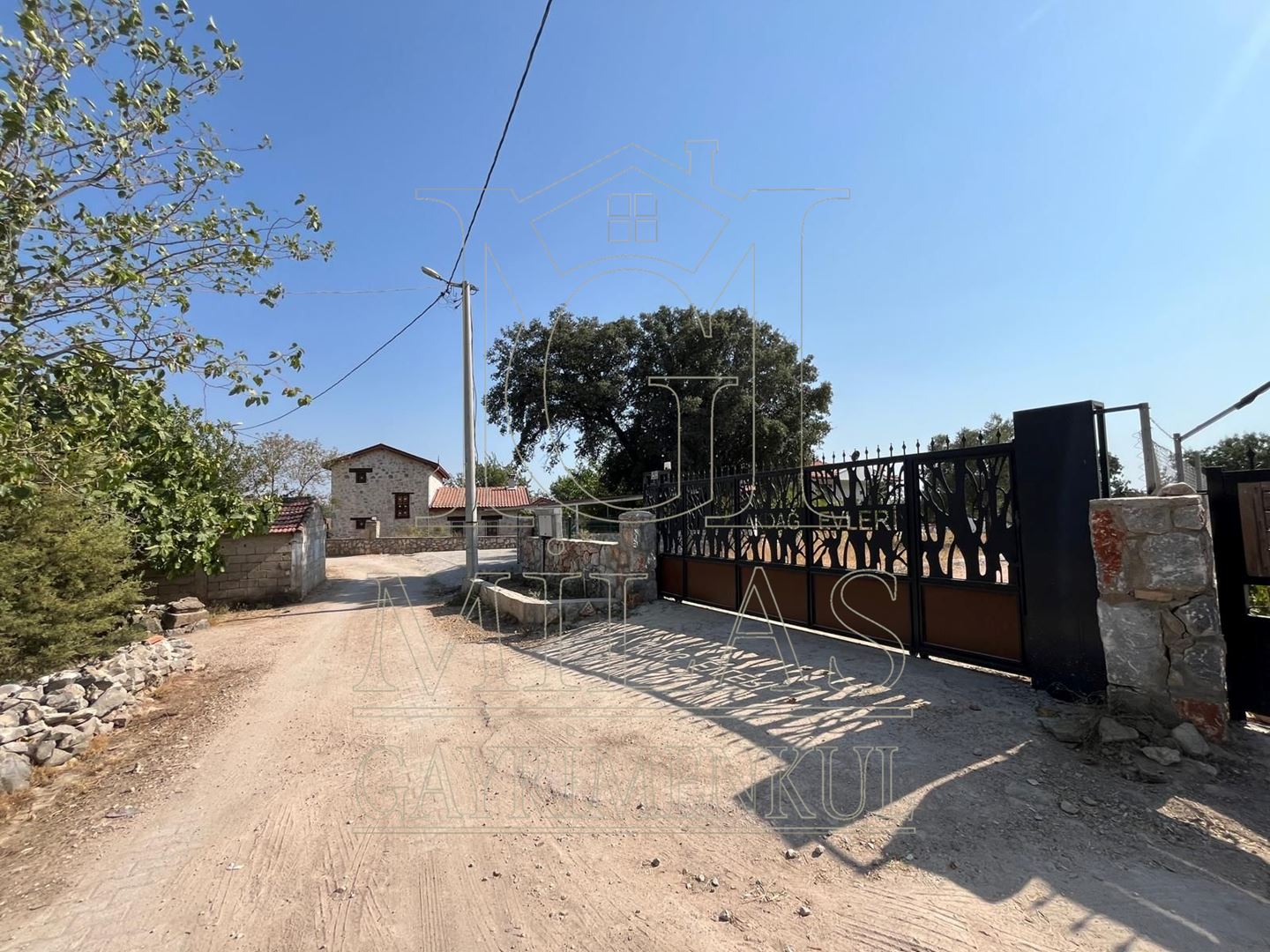 Milas'ta 1600 M² Bahçe İçinde Satılık VillaMuğla, Milas, Aslanyaka - 11