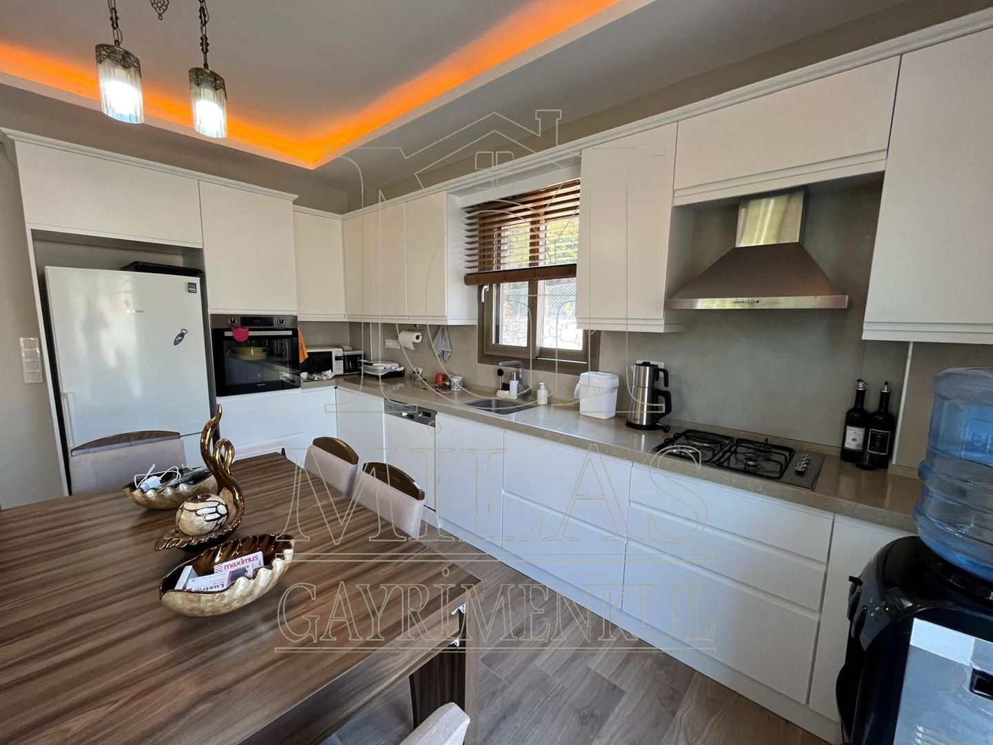 Milas'ta 1600 M² Bahçe İçinde Satılık VillaMuğla, Milas, Aslanyaka - 13