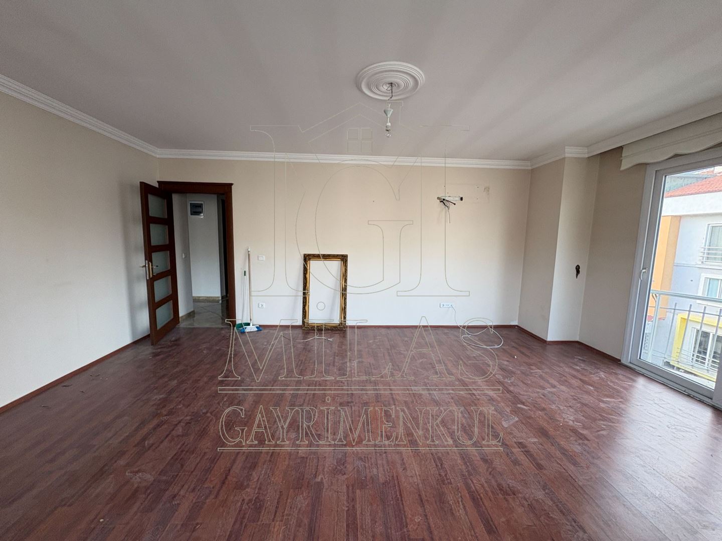 Milas Cumhuriyet Mahallesinde Doğalgazlı 3+1 Geniş Kiralık DaireMuğla, Milas, Cumhuriyet - 5