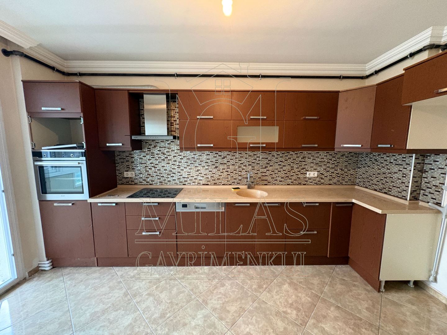 Milas Cumhuriyet Mahallesinde Doğalgazlı 3+1 Geniş Kiralık DaireMuğla, Milas, Cumhuriyet - 9