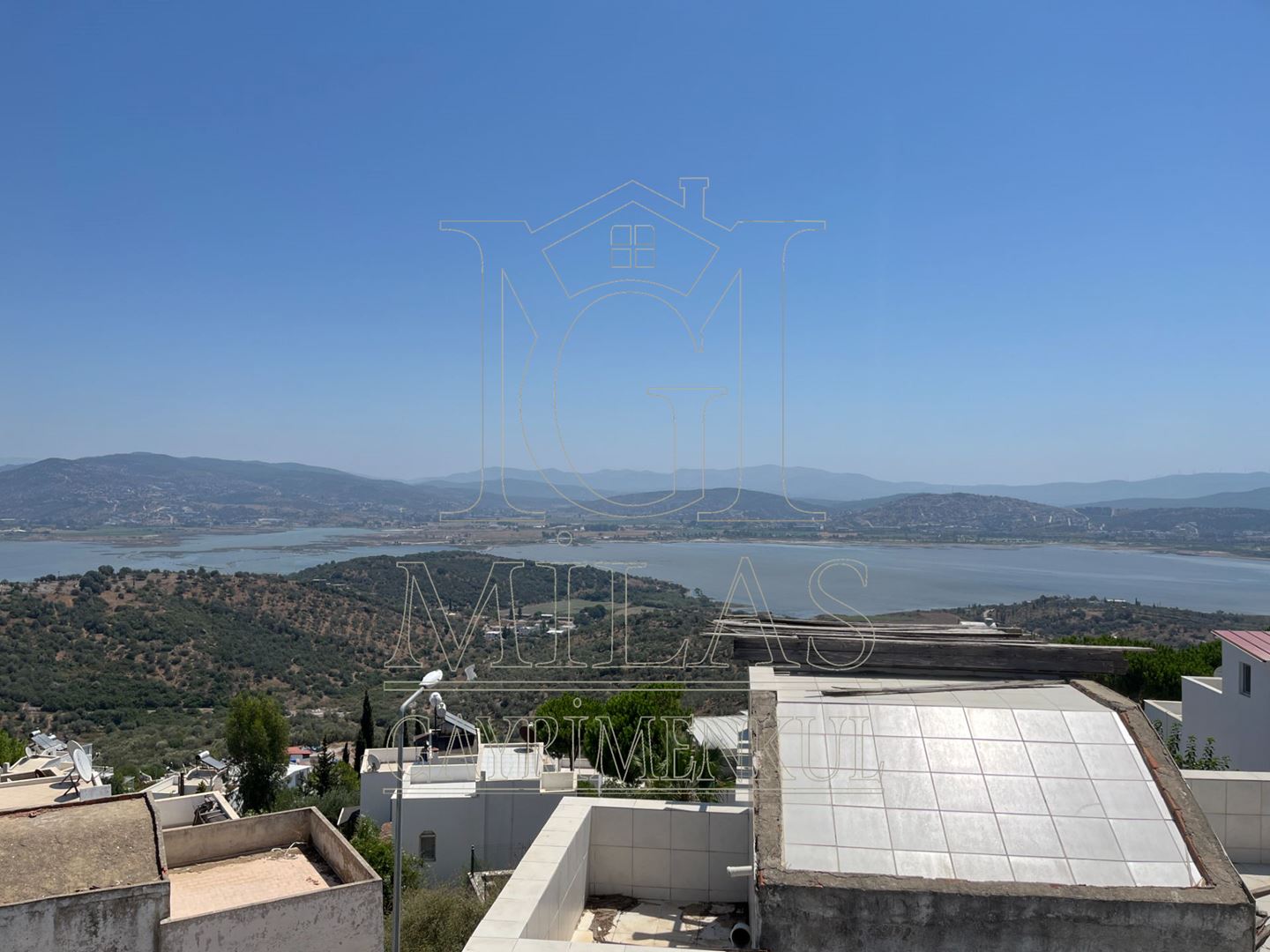 Boğaziçin'nde Göl Manzaralı Satılık Müstakil Dubleks VillaMuğla, Milas, Boğaziçi - 16