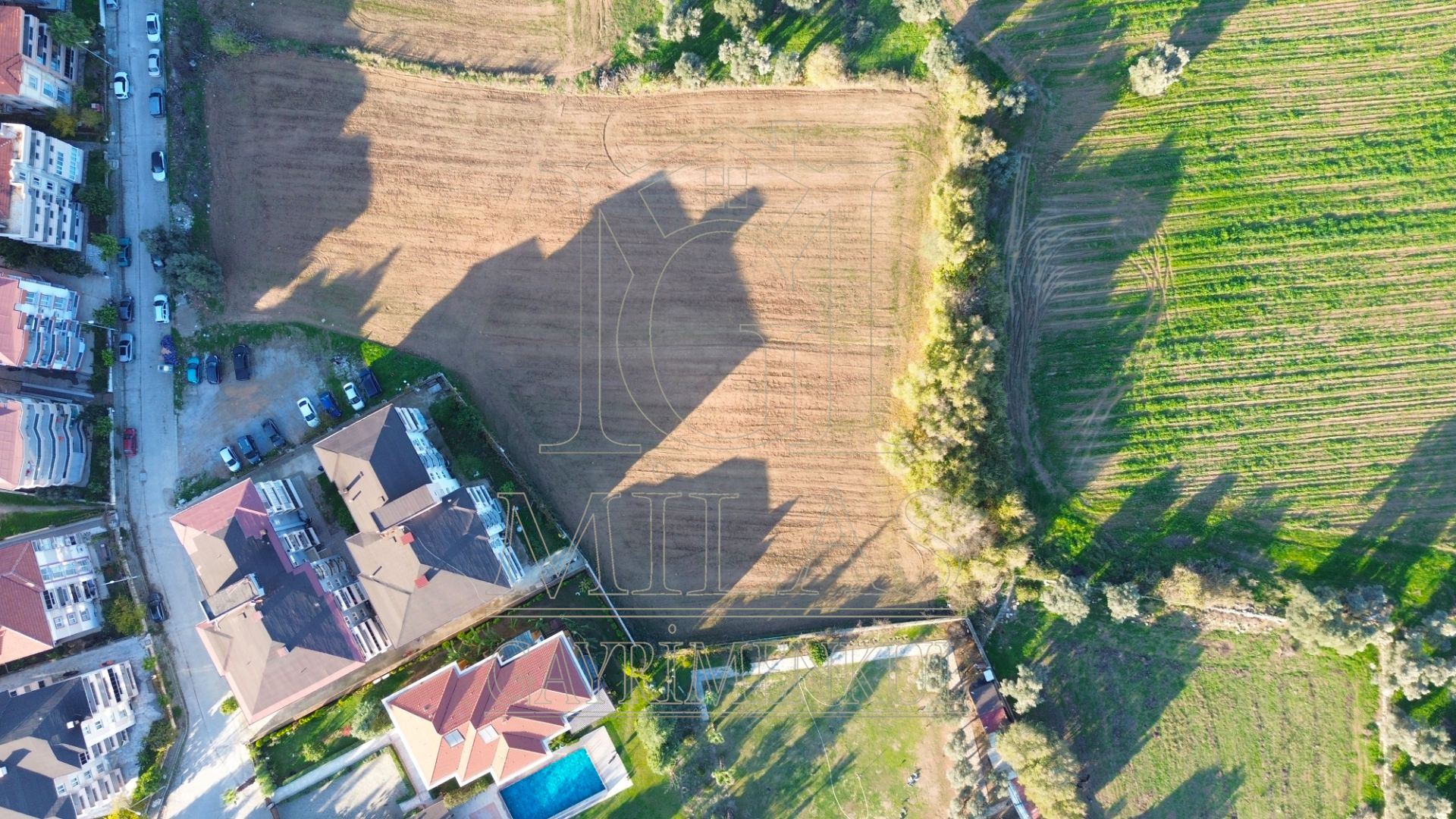 Milas Cumhuriyet Mahallesinde İmar Sınırına Bitişik 6366 M² AraziMuğla, Milas, Cumhuriyet - 10