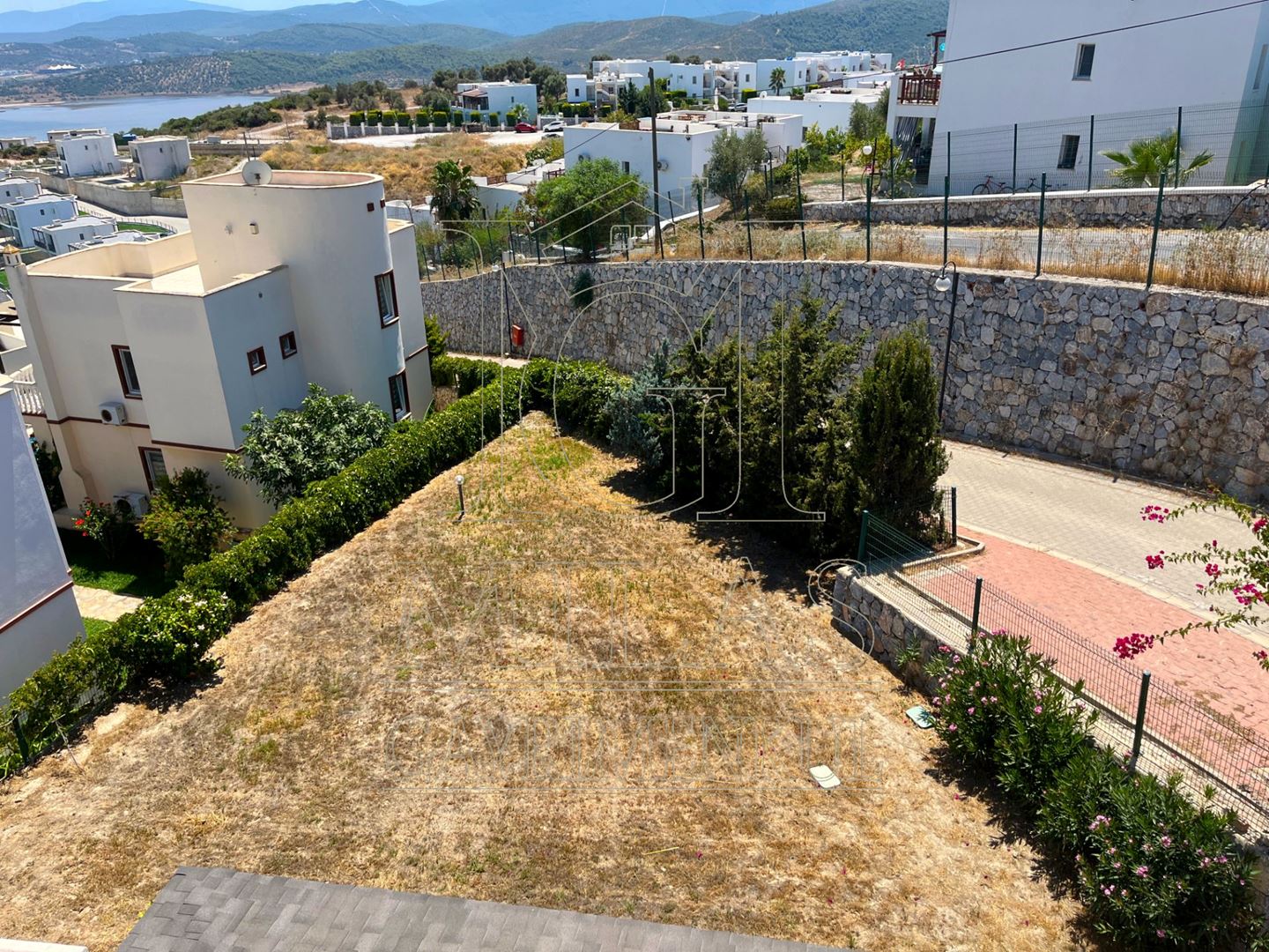 Boğaziçi'nde Müstakil Havuzlu Bahçeli Tam Müstakil Dubleks VillaMuğla, Milas, Boğaziçi - 32