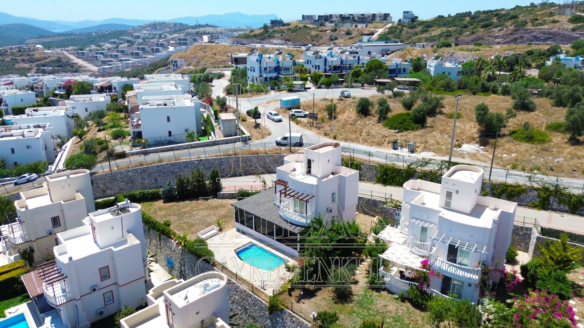 Boğaziçi'nde Müstakil Havuzlu Bahçeli Tam Müstakil Dubleks VillaMuğla, Milas, Boğaziçi - 9