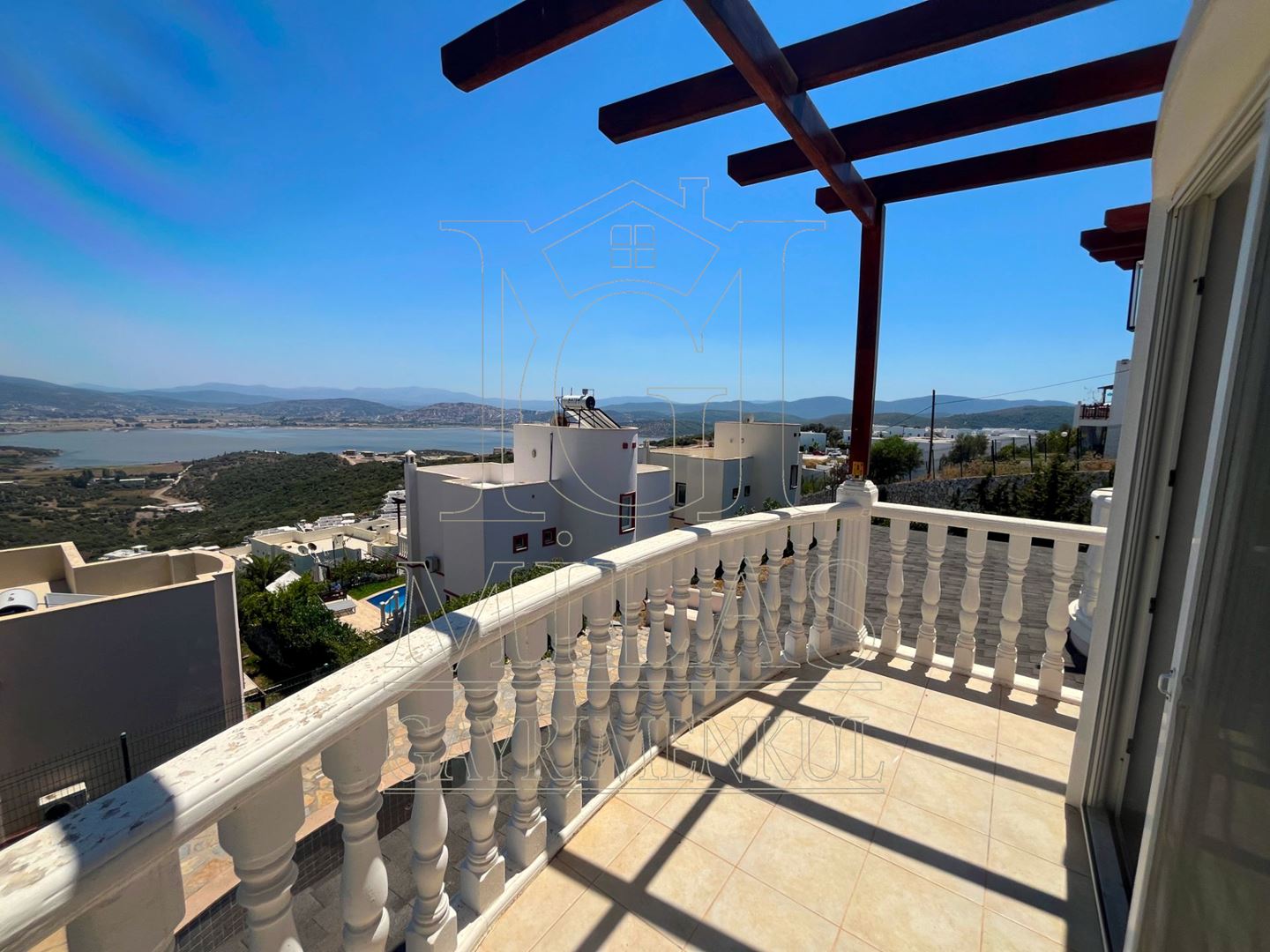 Boğaziçi'nde Müstakil Havuzlu Bahçeli Tam Müstakil Dubleks VillaMuğla, Milas, Boğaziçi - 31