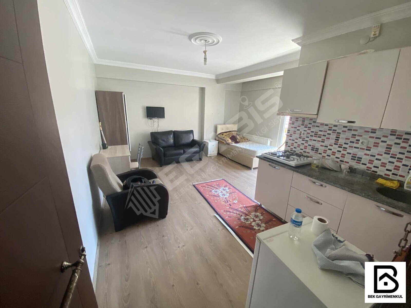 ŞEHİR MERKEZİNDE KİRALIK EŞYALI APART - 7
