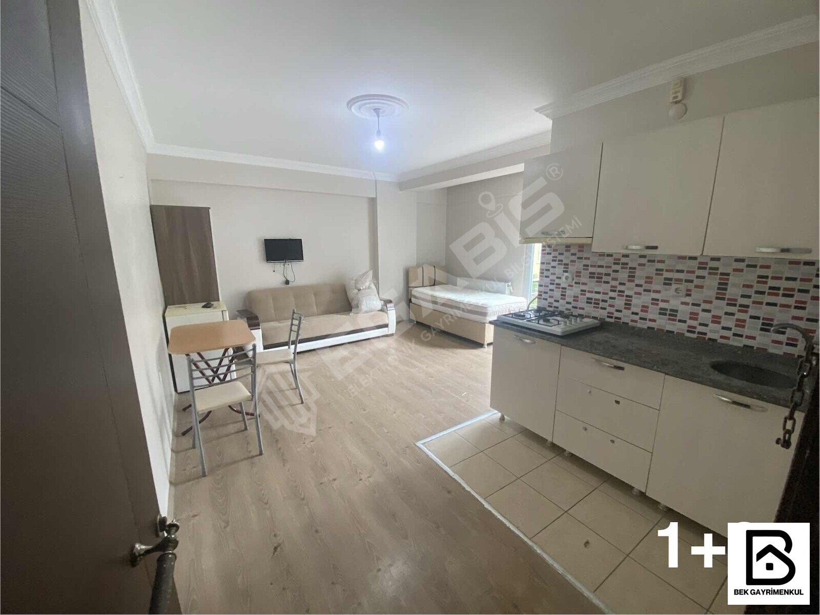 ŞEHİR MERKEZİNDE KİRALIK EŞYALI APART - 2