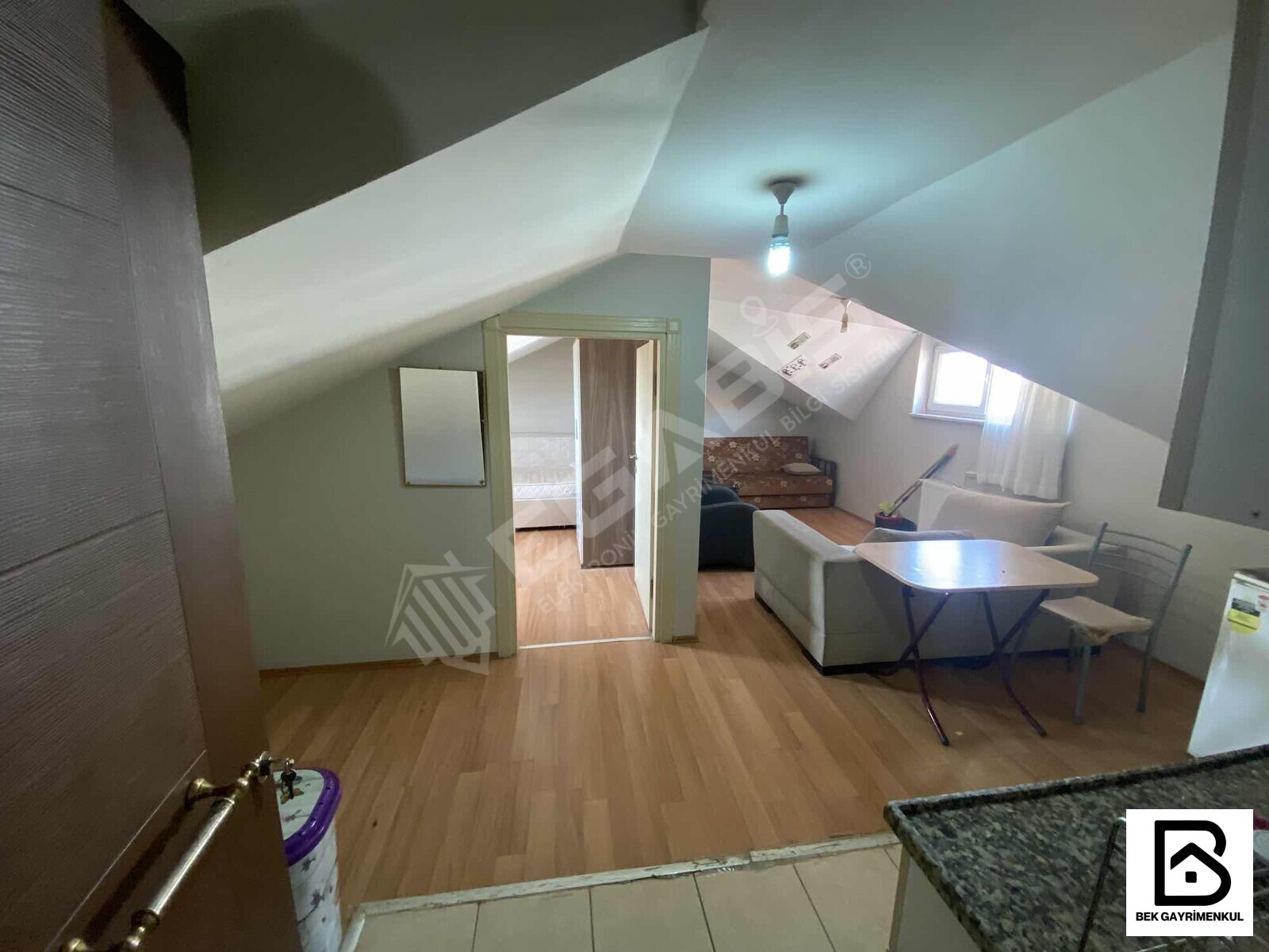 ŞEHİR MERKEZİNDE KİRALIK EŞYALI APART - 8