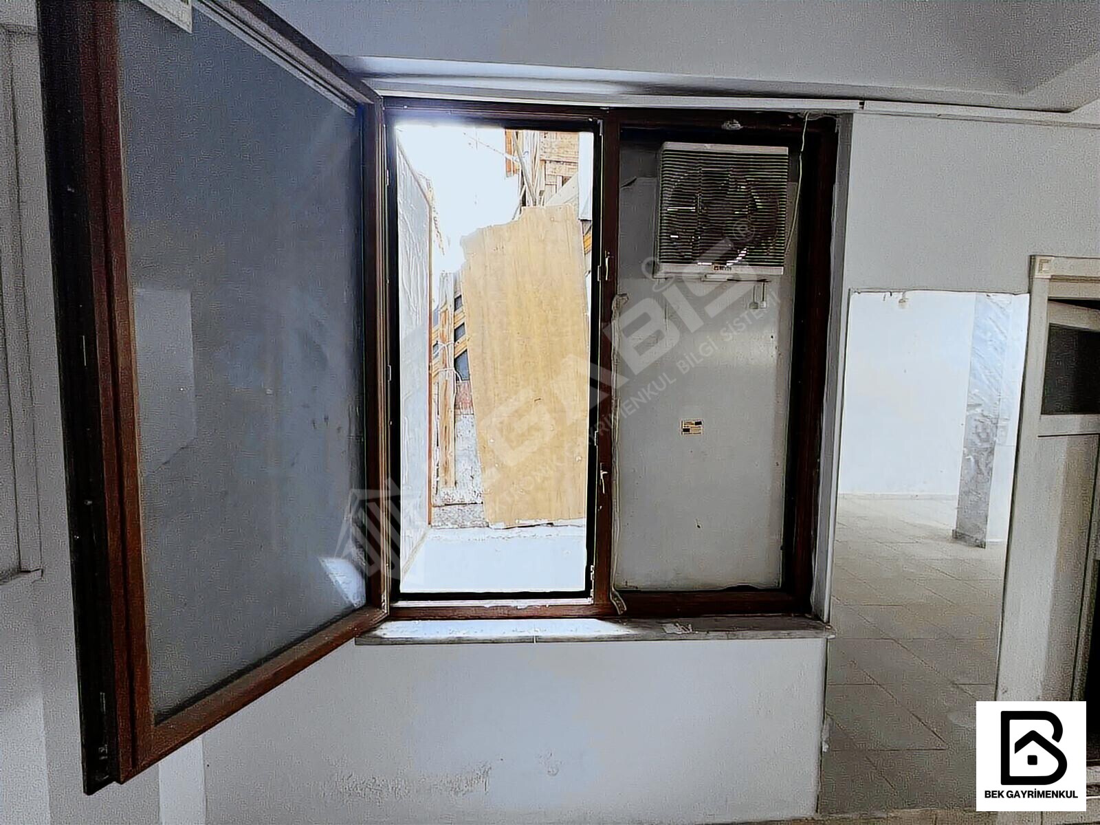 KEMER CADDESİ SATILIK YENİ BİNADA 2 KATLI 80 M2 KÖŞE BOŞ DÜKKAN - 28