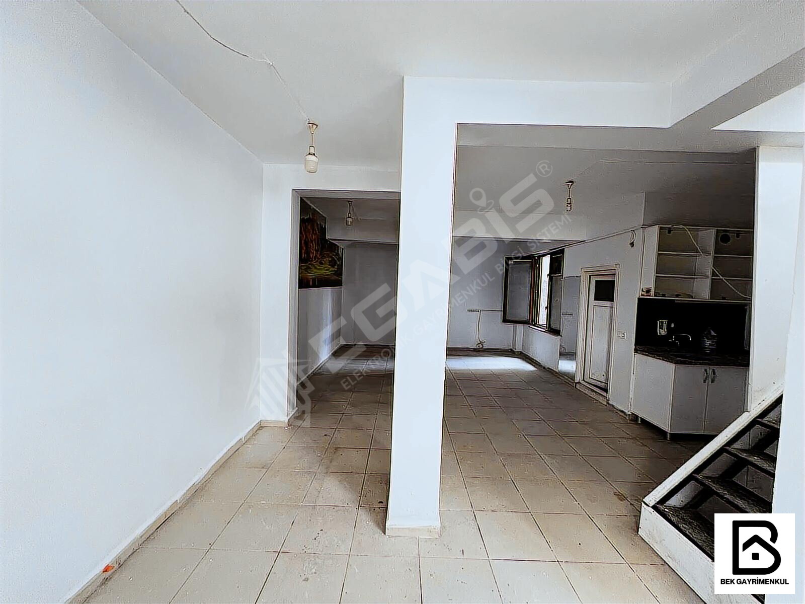 KEMER CADDESİ SATILIK YENİ BİNADA 2 KATLI 80 M2 KÖŞE BOŞ DÜKKAN - 23