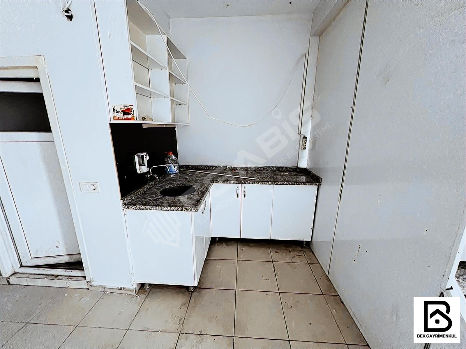 KEMER CADDESİ SATILIK YENİ BİNADA 2 KATLI 80 M2 KÖŞE BOŞ DÜKKAN - 30