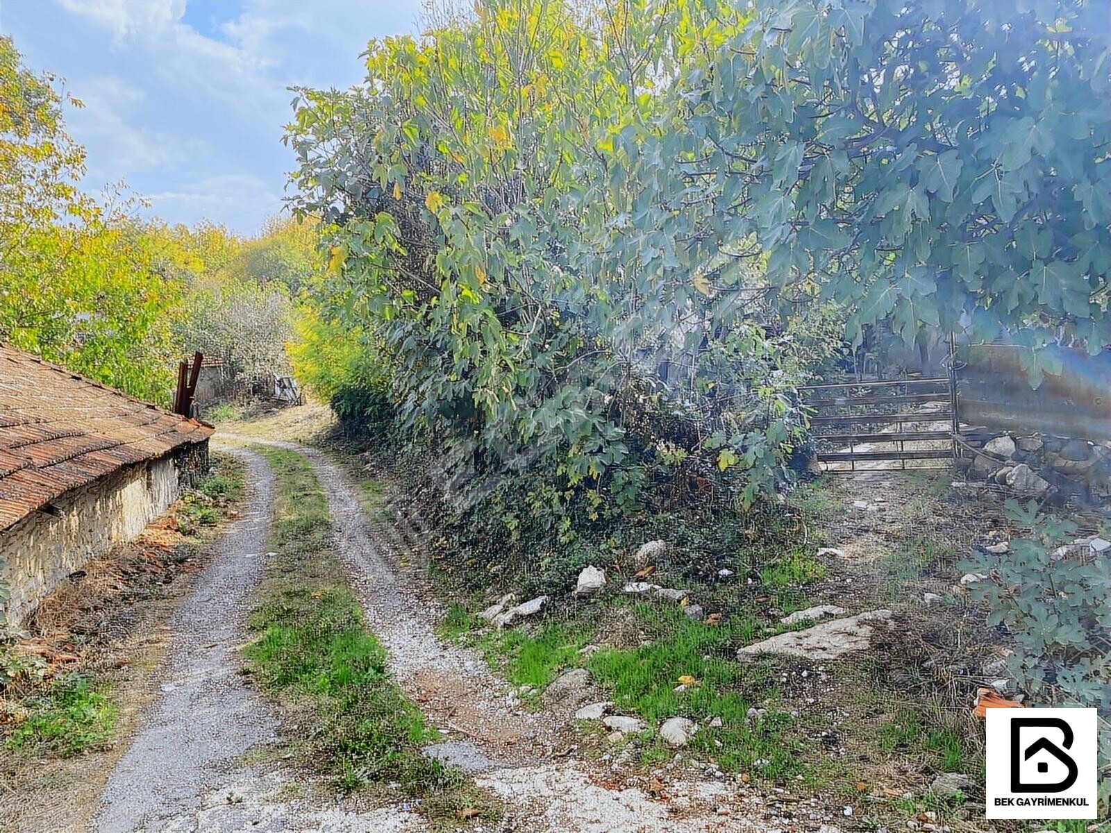 KARAMAN'DA ASFALTA CEPHE SATILIK ARSA - 10