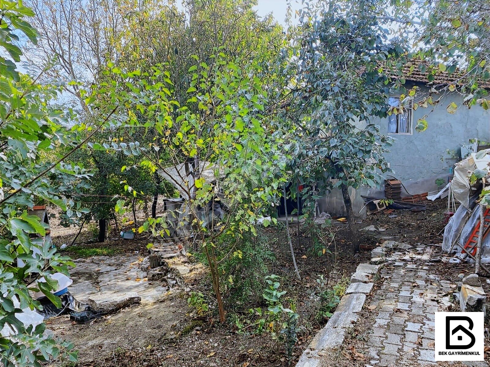 KARAMAN'DA ASFALTA CEPHE SATILIK ARSA - 11