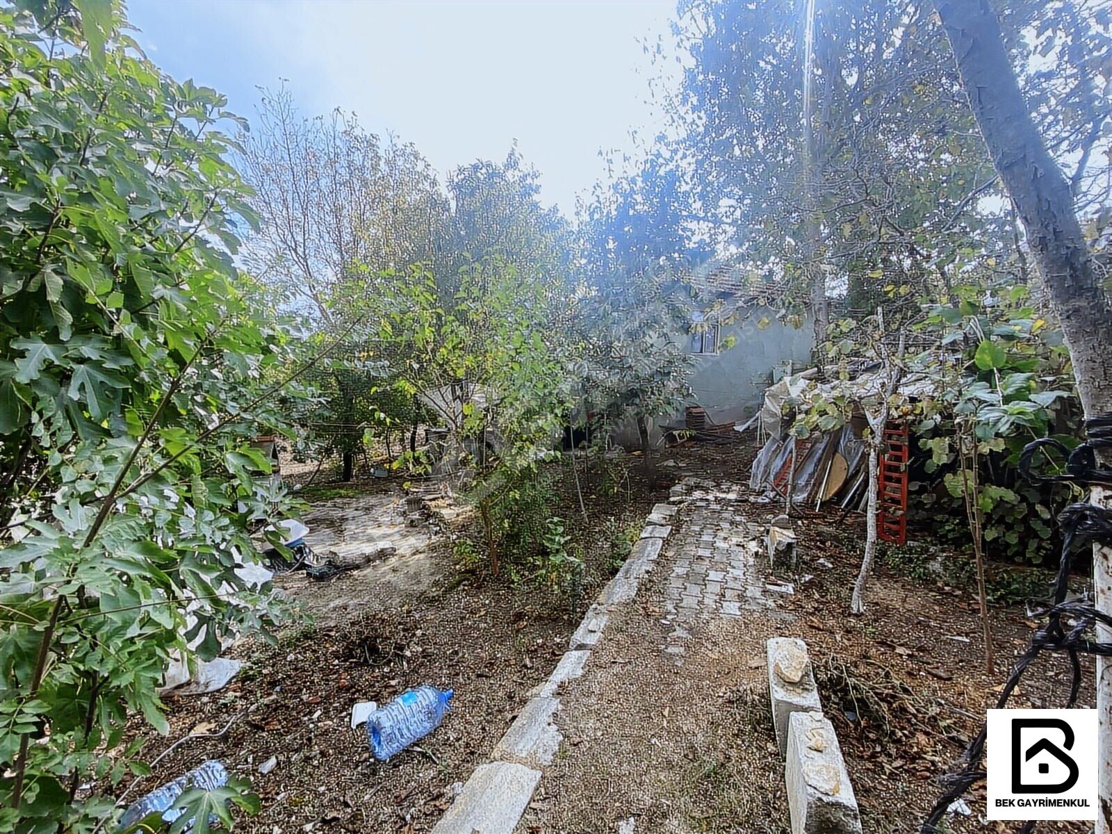 KARAMAN'DA ASFALTA CEPHE SATILIK ARSA - 12