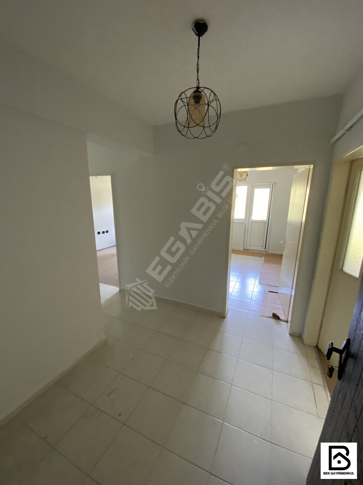 KARAMANDA METROBÜS YAKININDA SATILIK 3+1 DAİRE - 2