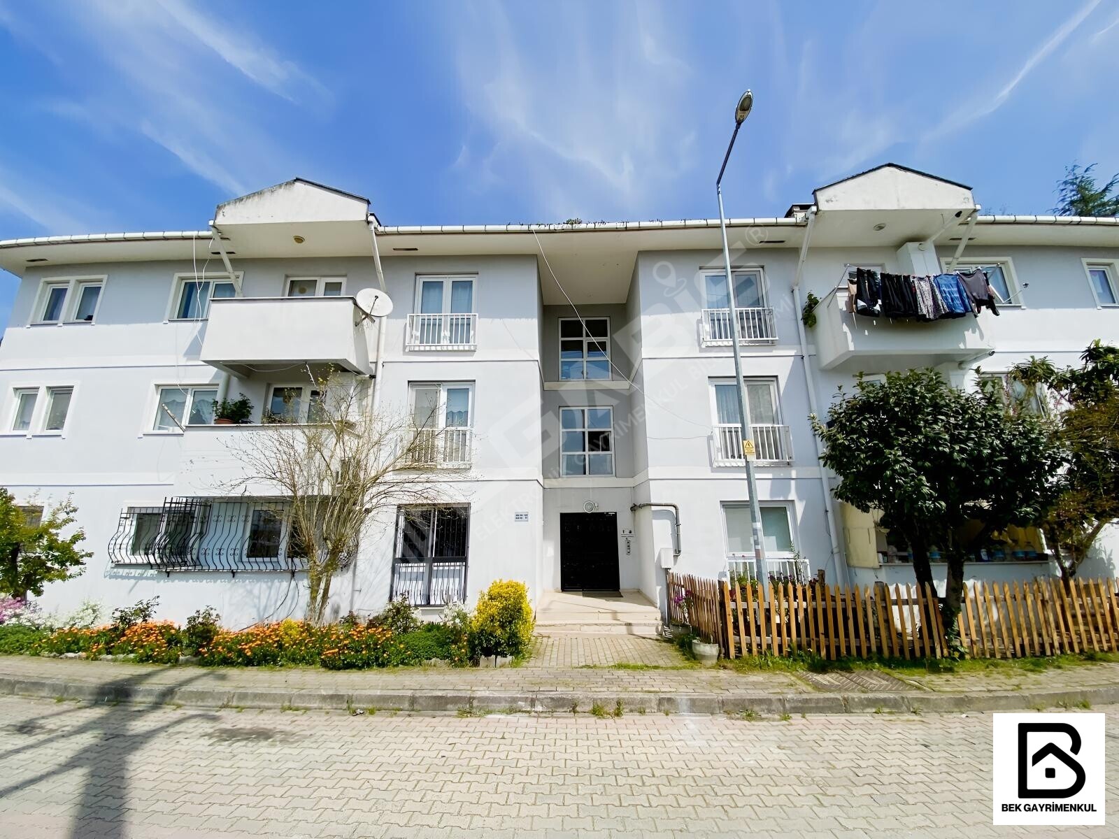 KARAMANDA METROBÜS YAKININDA İÇİ YENİLENMİŞ SATILIK 3+1 DAİRE
