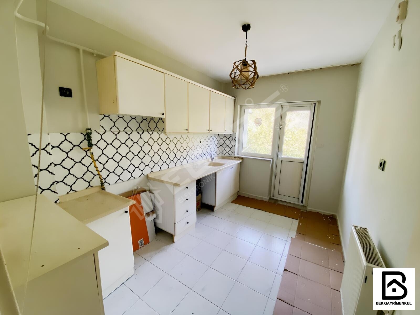 KARAMANDA METROBÜS YAKININDA İÇİ YENİLENMİŞ SATILIK 3+1 DAİRE - 6