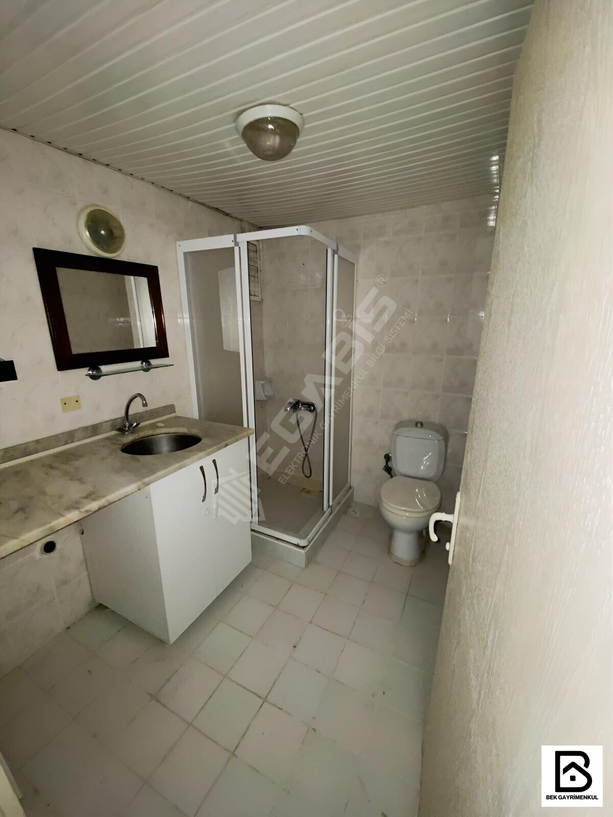 KARAMANDA METROBÜS YAKININDA İÇİ YENİLENMİŞ SATILIK 3+1 DAİRE - 17