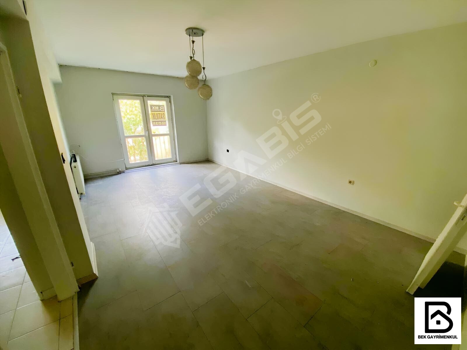 KARAMANDA METROBÜS YAKININDA İÇİ YENİLENMİŞ SATILIK 3+1 DAİRE - 24