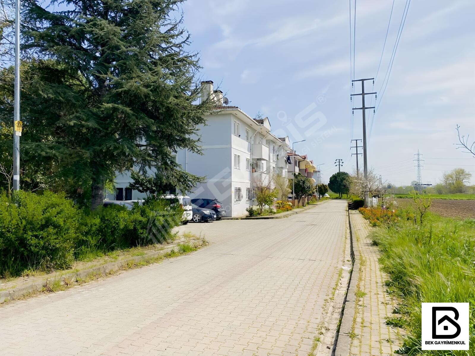KARAMANDA METROBÜS YAKININDA İÇİ YENİLENMİŞ SATILIK 3+1 DAİRE - 25