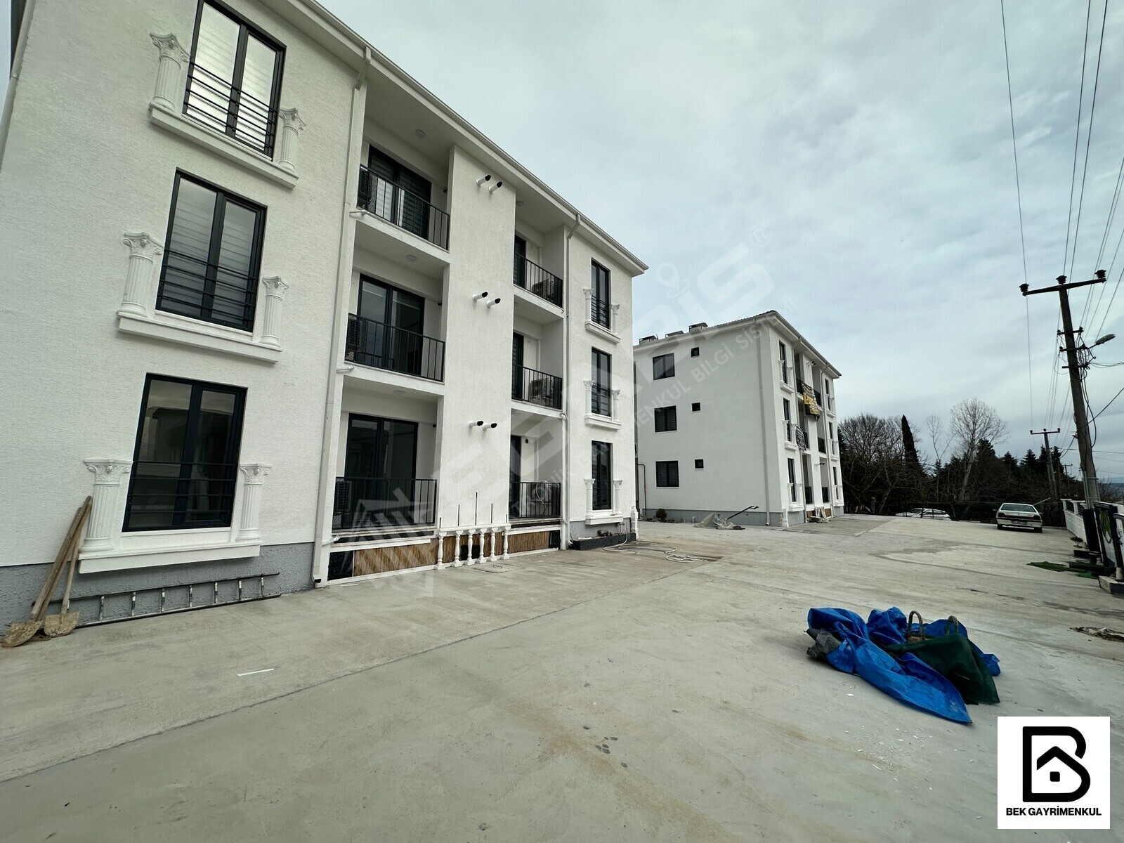 LÜKS SIFIR EŞYALI YERDEN ISITMALI KLİMALI KİRALIK SIFIR DAİRE