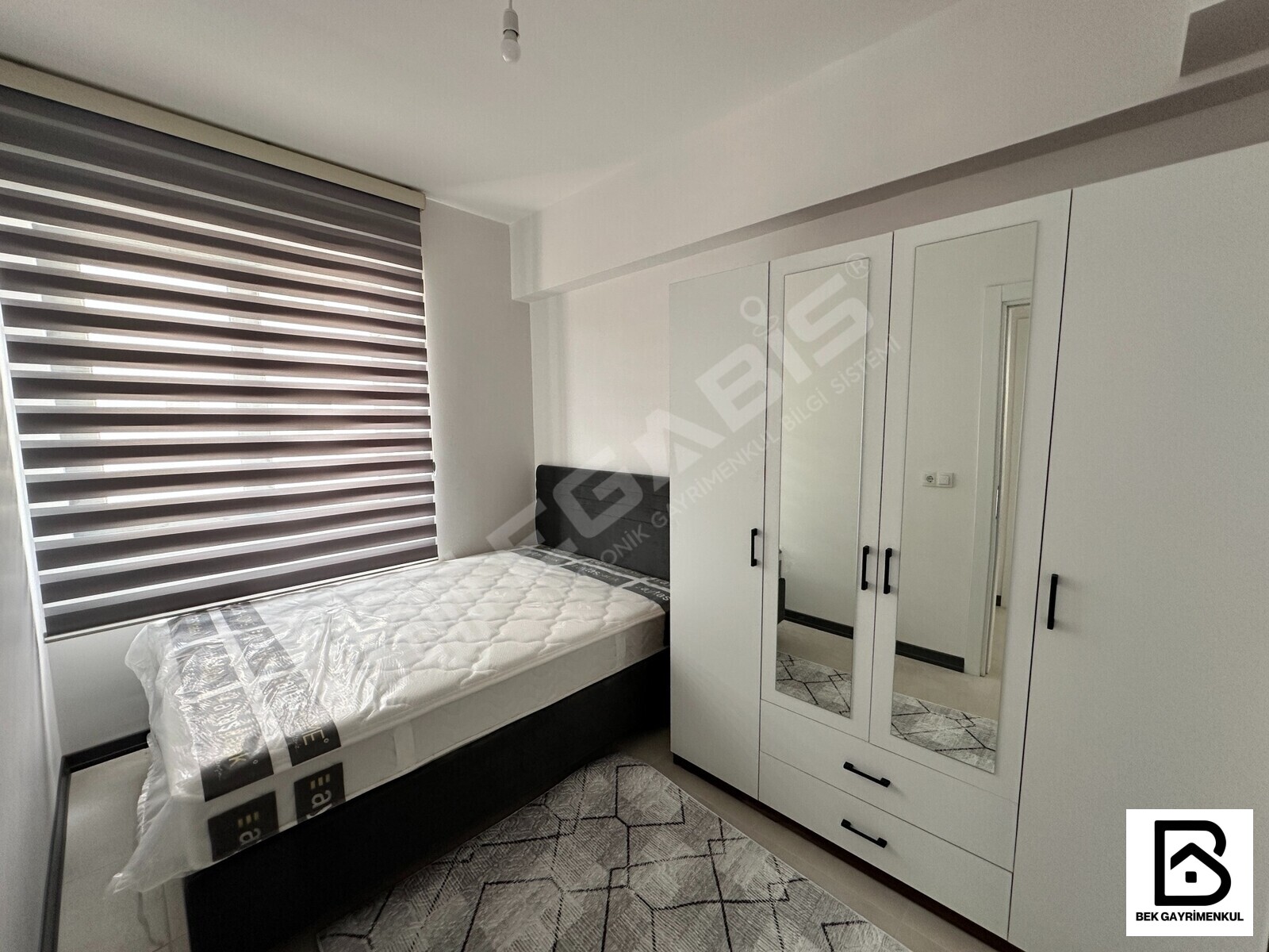 LÜKS SIFIR EŞYALI YERDEN ISITMALI KLİMALI KİRALIK SIFIR DAİRE - 12
