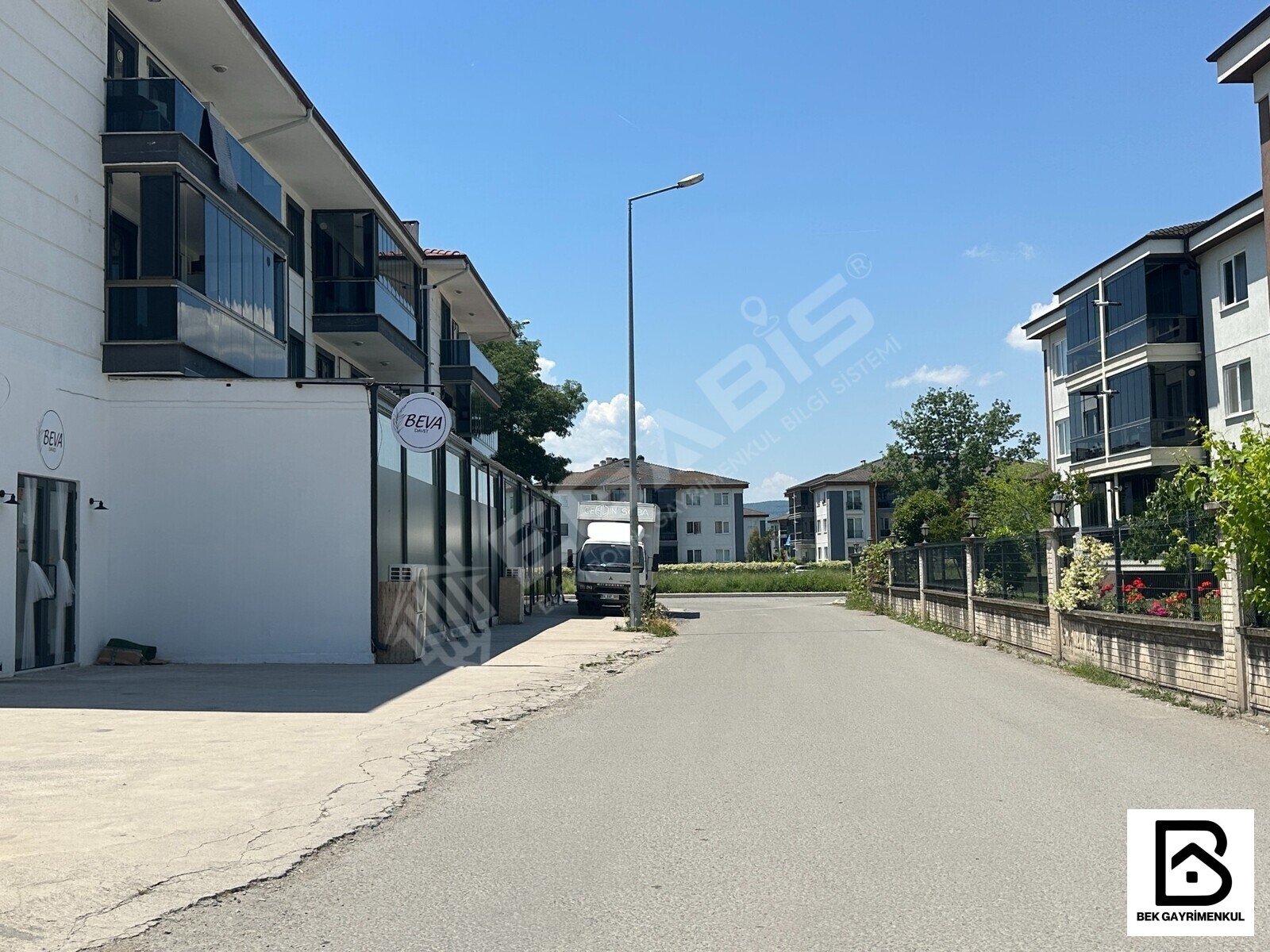 SERDİVAN YAZLIKTA 450 M2 KİRALIK İÇİ SIFIR MASRAFSIZ DÜKKAN - 2